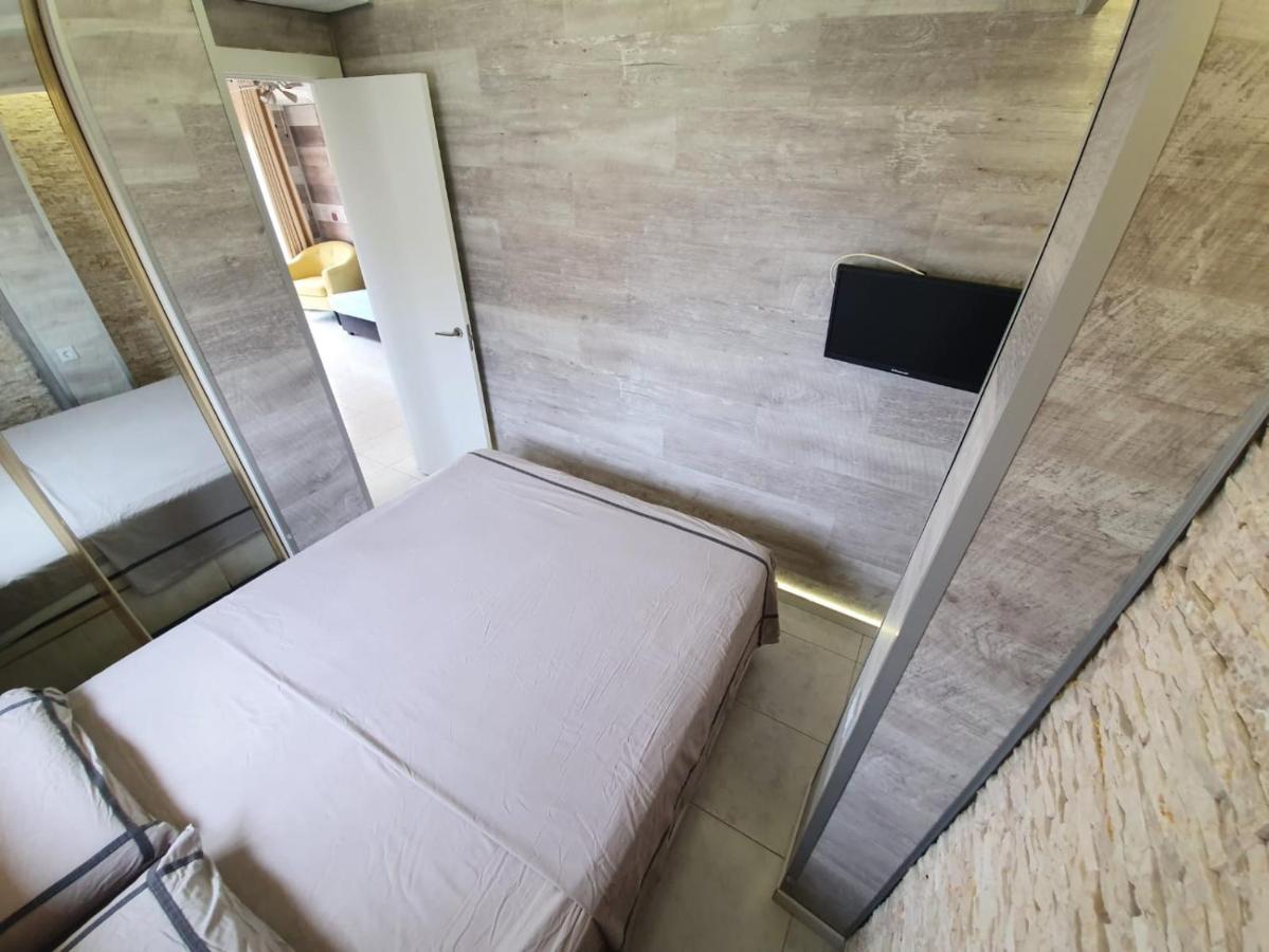 Apartamento En Salou Con Las Vistas Al Port Aventura Luaran gambar